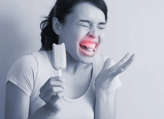 Soğuk Havalarda Diş Ağrısının Sebebi: Diş Hassasiyeti